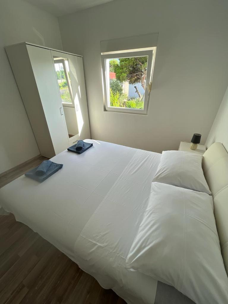 Apartman Sunset Ražanac Exteriör bild
