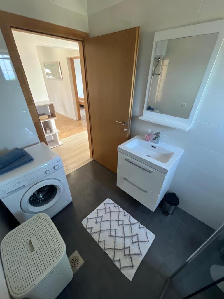 Apartman Sunset Ražanac Exteriör bild