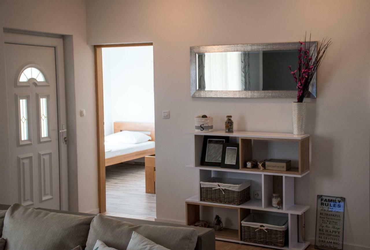 Apartman Sunset Ražanac Exteriör bild